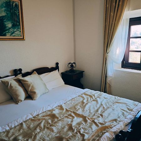 Kulla E Balshajve Hotel Ulcinj Buitenkant foto