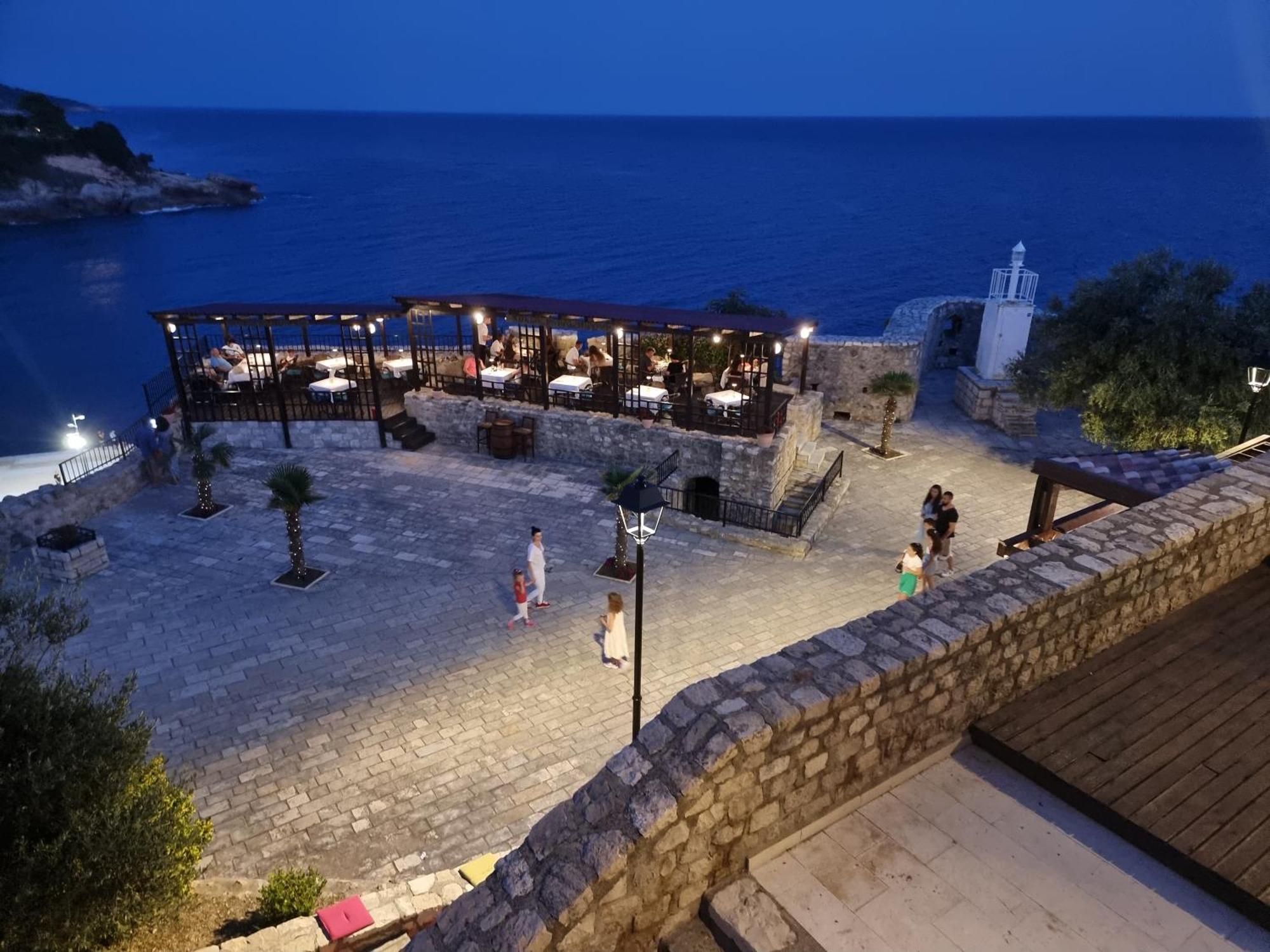 Kulla E Balshajve Hotel Ulcinj Buitenkant foto