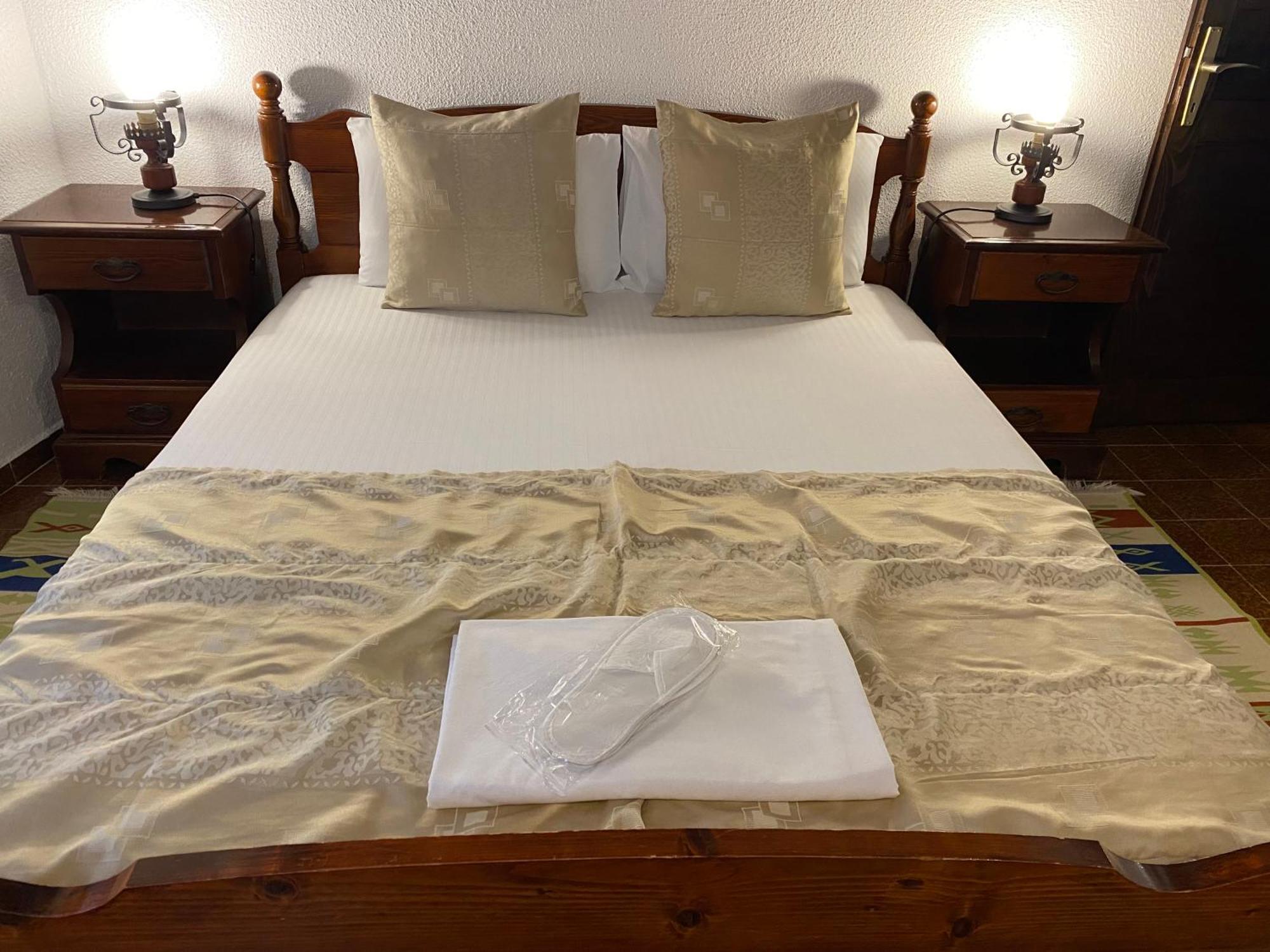 Kulla E Balshajve Hotel Ulcinj Buitenkant foto