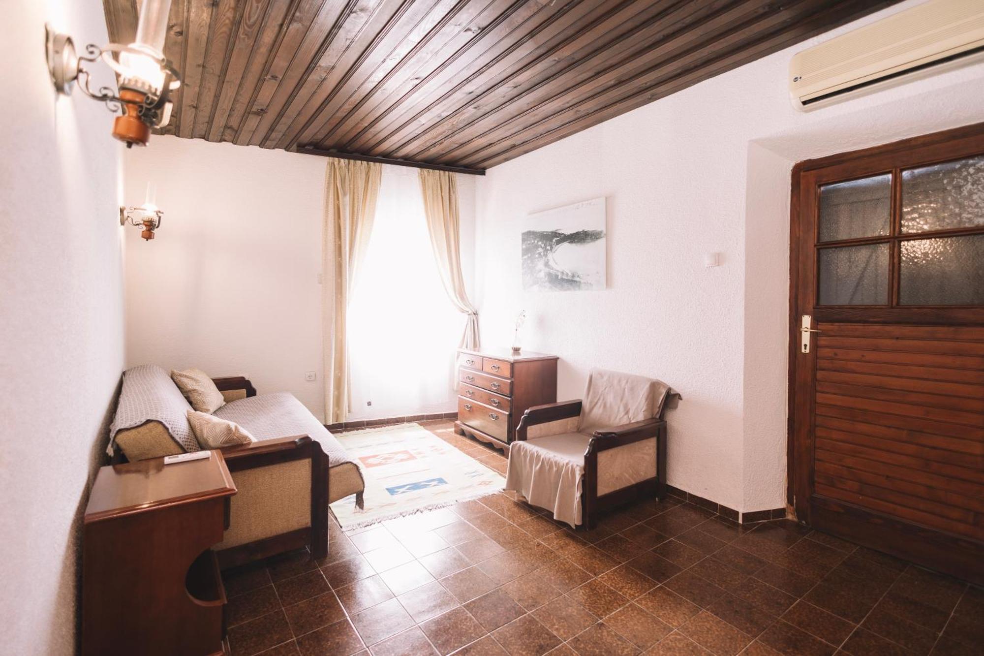 Kulla E Balshajve Hotel Ulcinj Buitenkant foto